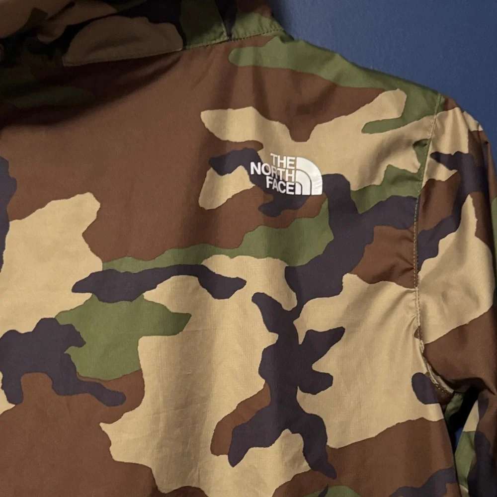 The North Face Green and Brown Camouflage Jacket Youth S 7/8 - Picture 7 of 9